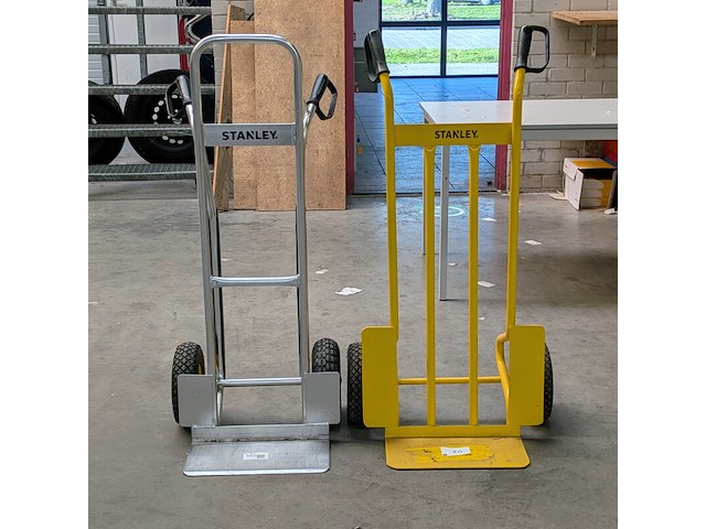 2x steekwagen op luchtbanden stanley - afbeelding 1 van  5
