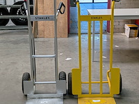 2x steekwagen op luchtbanden stanley