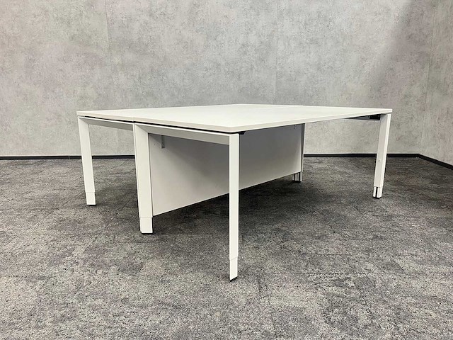 2x steelcase - in hoogte instelbaar bureau 180x80 - afbeelding 1 van  8