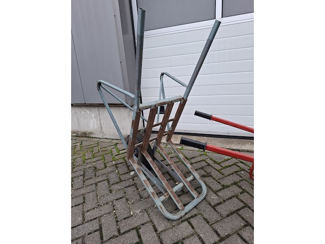 2x steen kruiwagen op luchtbanden - afbeelding 2 van  5