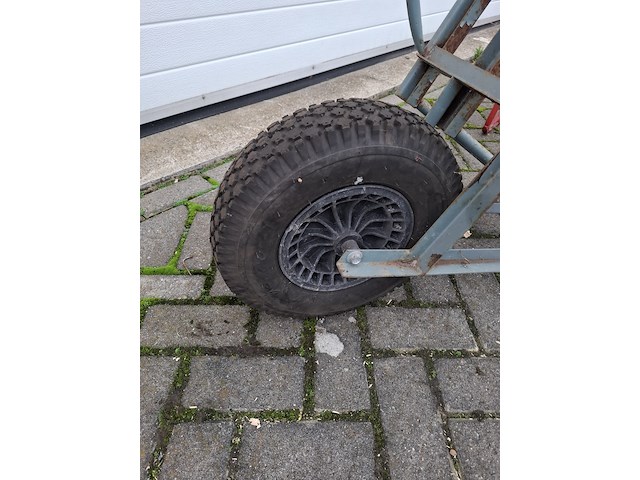 2x steen kruiwagen op luchtbanden - afbeelding 3 van  5