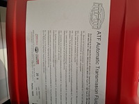 2x stelling met , diverse vloeistoffen en smeermiddelen - afbeelding 13 van  13