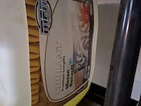 2x stelling met , diverse vloeistoffen en smeermiddelen - afbeelding 4 van  13