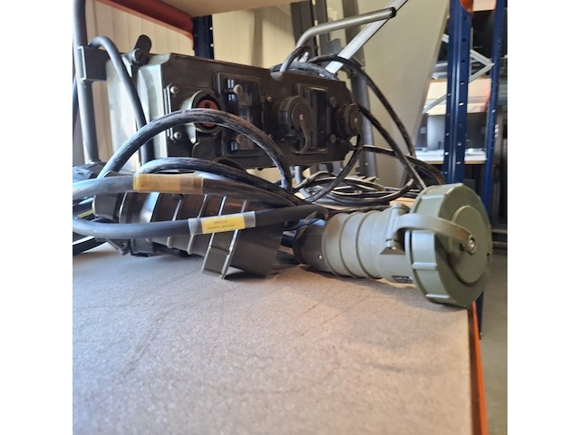 2x stroom haspels en een stroom verdeelkasten 3x 25 am - afbeelding 3 van  11