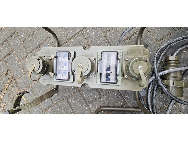 2x stroom haspels en een stroom verdeelkasten 3x 25 am - afbeelding 4 van  11