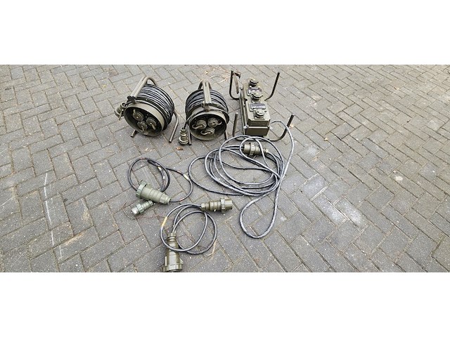 2x stroom haspels en een stroom verdeelkasten 3x 25 am - afbeelding 5 van  11