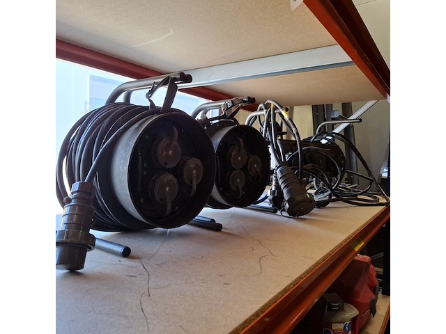 2x stroom haspels en een stroom verdeelkasten 3x 25 am - afbeelding 6 van  11