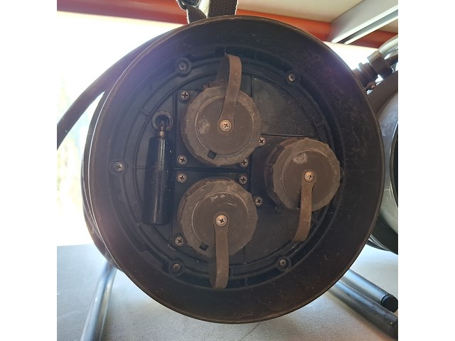 2x stroom haspels en een stroom verdeelkasten 3x 25 am - afbeelding 8 van  11