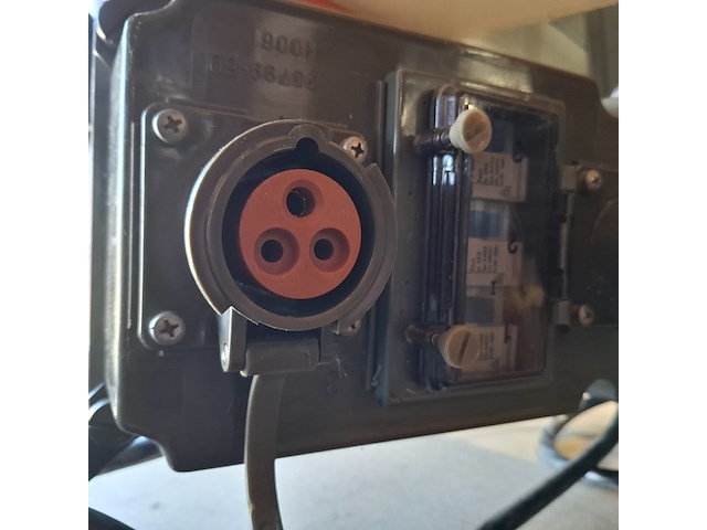 2x stroom haspels en een stroom verdeelkasten 3x 25 am - afbeelding 11 van  11