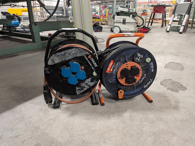 2x stroomhaspel, 230v - afbeelding 1 van  4