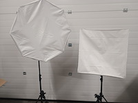 2x studio lichtset, falconeyes, lhd-b628 en lhd-b928, inclusief lampen en toebehoren - afbeelding 1 van  6