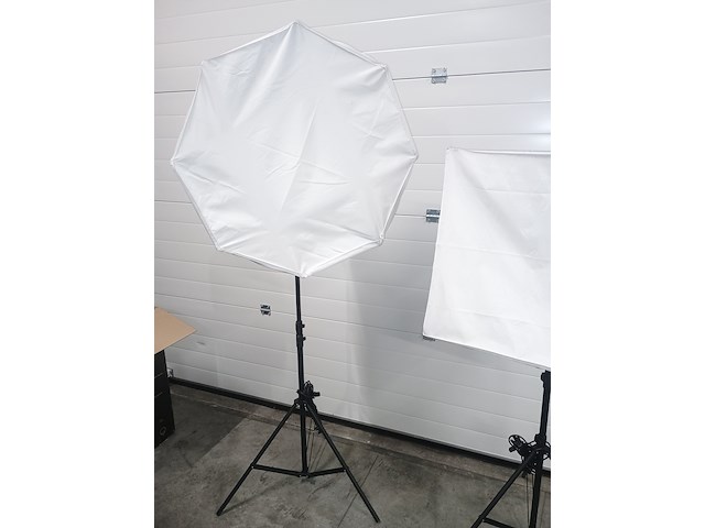 2x studio lichtset, falconeyes, lhd-b628 en lhd-b928, inclusief lampen en toebehoren - afbeelding 2 van  6