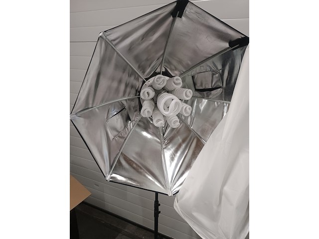 2x studio lichtset, falconeyes, lhd-b628 en lhd-b928, inclusief lampen en toebehoren - afbeelding 5 van  6