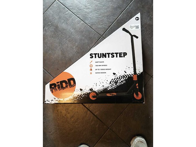 2x stuntstep, ridd en ride, wit en zwart mat - afbeelding 1 van  6