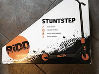 2x stuntstep, ridd en ride, wit en zwart mat - afbeelding 1 van  6