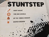 2x stuntstep, ridd en ride, wit en zwart mat - afbeelding 4 van  6