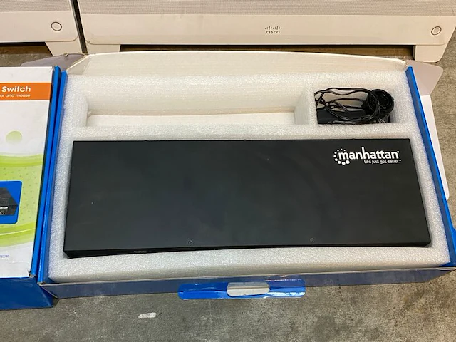 2x switch en beeldscherm, cisco webex dx80, hdmi kvm - afbeelding 3 van  7