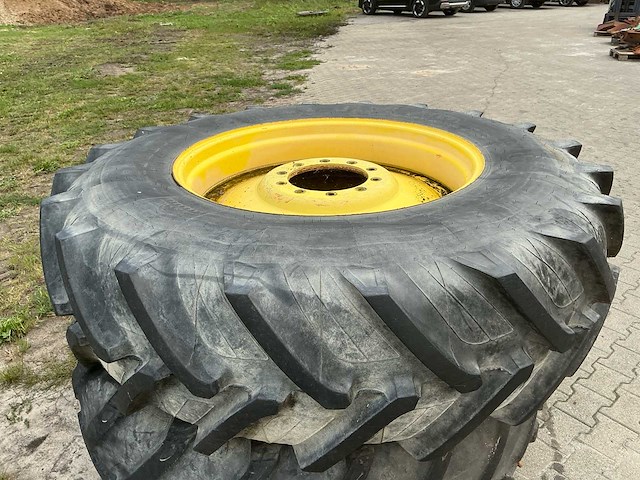 2x taurus point 8 20.8 r38 tractorwielen – 38" – 10-gats - afbeelding 1 van  9