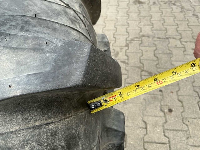 2x taurus point 8 20.8 r38 tractorwielen – 38" – 10-gats - afbeelding 8 van  9