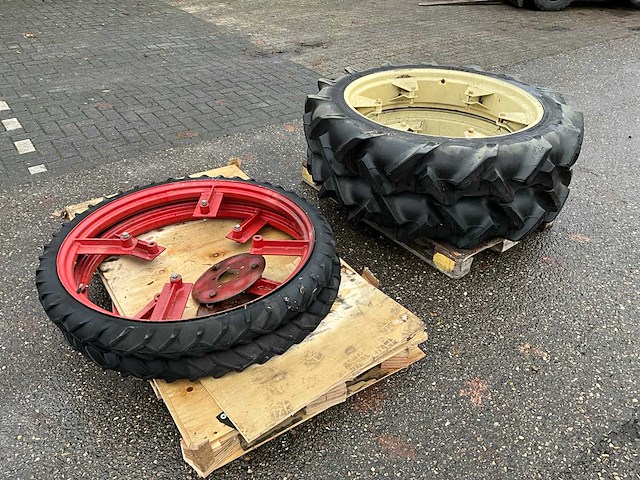 2x tractor wielenset - afbeelding 1 van  12