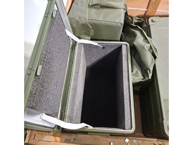 2x transportkoffer en tassen - afbeelding 6 van  7