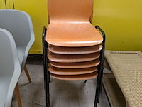 2x tuinstoel met bijzettafel en divers meubilair - afbeelding 3 van  7