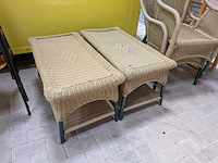2x tuinstoel met bijzettafel en divers meubilair - afbeelding 4 van  7