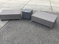 2x tuintafel, 1 x krukje - afbeelding 1 van  4