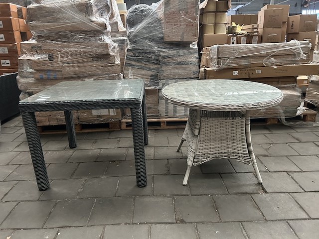 2x tuintafel met glazen plaat fonteyn - afbeelding 1 van  5