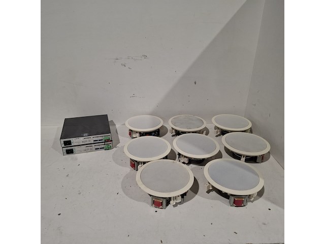 2x tweekanaals audio-eindversterkers, extron, xpa 1002, wit, met 8x 2-weg coaxiale inbouwluidspreker, ecler ic6 - afbeelding 1 van  5