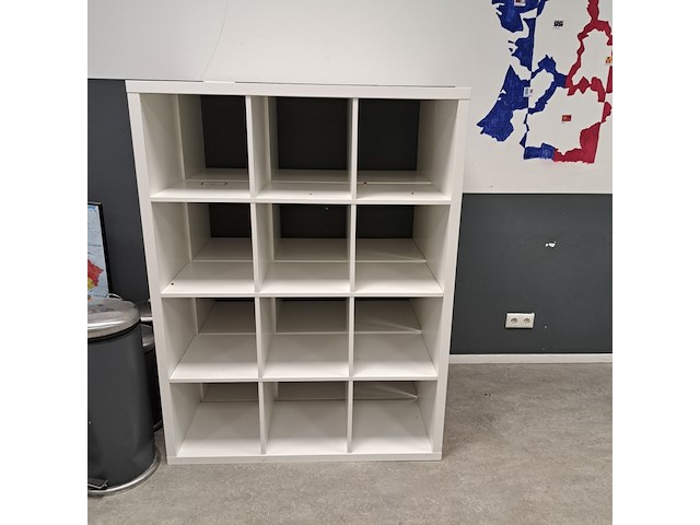 2x vakkenkast ikea, kallax, wit - afbeelding 1 van  3