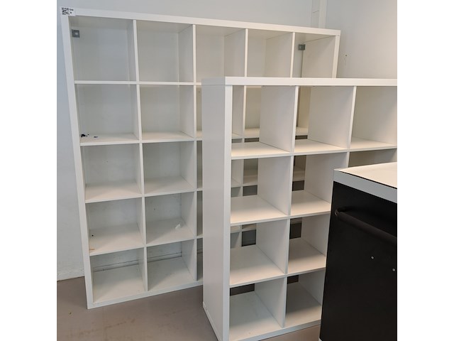 2x vakkenkast ikea, kallax, wit - afbeelding 1 van  4