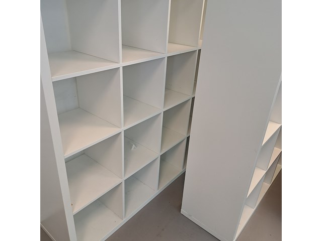 2x vakkenkast ikea, kallax, wit - afbeelding 3 van  4