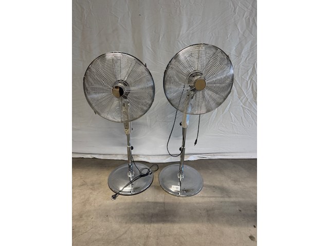2x ventilator , intergamma, melboune - afbeelding 1 van  4