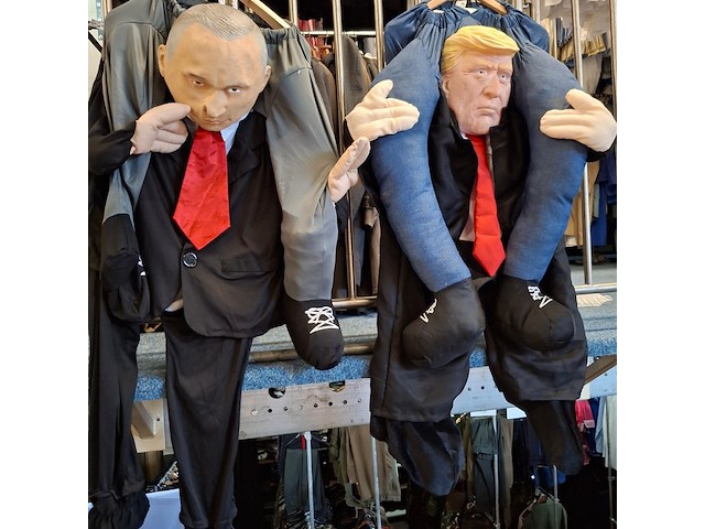 2x verkleedpakken vladimir putin en donald trump - afbeelding 1 van  3