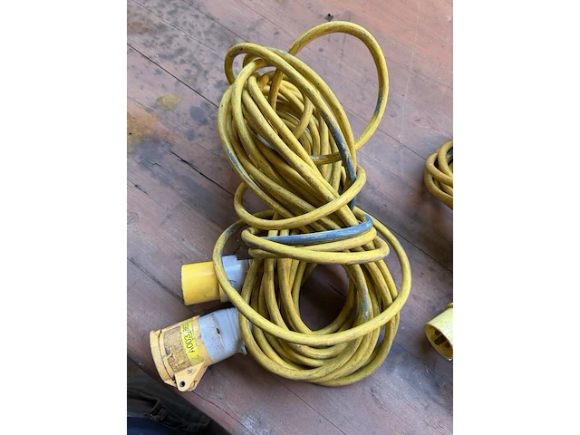 2x verlengkabel met cee-stekkers, 110 v, geel - afbeelding 2 van  4