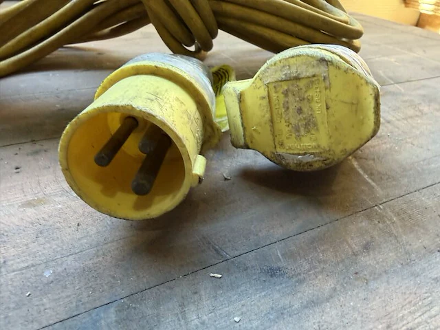 2x verlengkabel met cee-stekkers, 110 v, geel - afbeelding 4 van  4