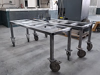 2x verrijdbare metalen frame - afbeelding 1 van  3