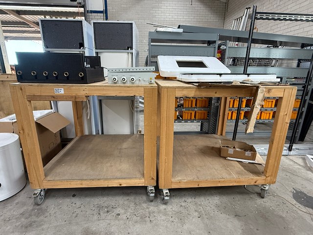 2x verrijdbare plateauwagen - afbeelding 2 van  4