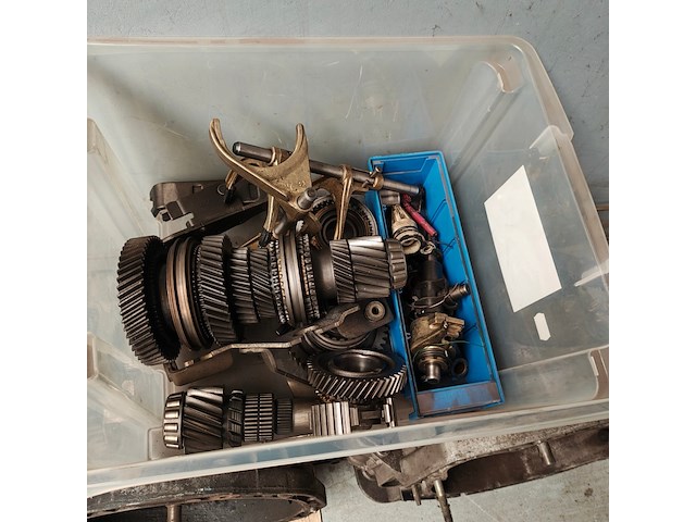 2x versnellingsbak, opel - afbeelding 2 van  3