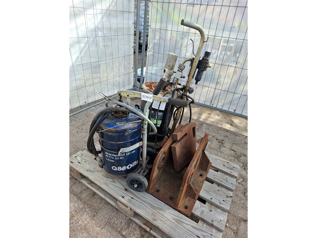2x vetpompinrichting incl. diverse ijzerwerk - afbeelding 1 van  6