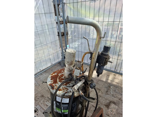 2x vetpompinrichting incl. diverse ijzerwerk - afbeelding 4 van  6