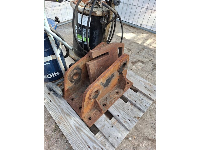 2x vetpompinrichting incl. diverse ijzerwerk - afbeelding 6 van  6