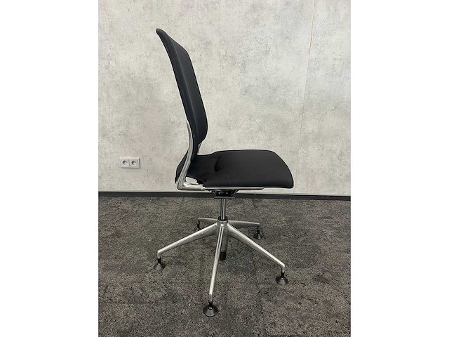 2x vitra meda - vergaderstoel - afbeelding 12 van  15