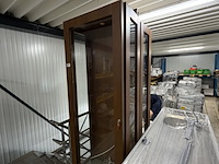 2x vitrinekast met spots - afbeelding 3 van  5