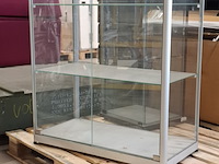 2x vitrinekast - afbeelding 4 van  9
