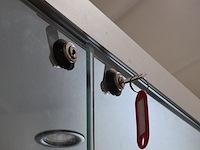 2x vitrinekast - afbeelding 5 van  9