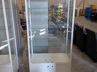 2x vitrinekast - afbeelding 2 van  14