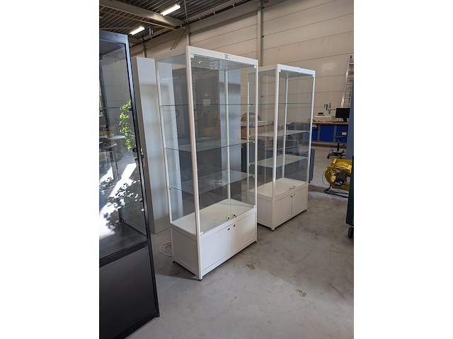 2x vitrinekast - afbeelding 1 van  14