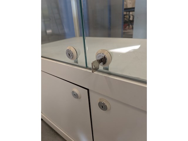 2x vitrinekast - afbeelding 10 van  14